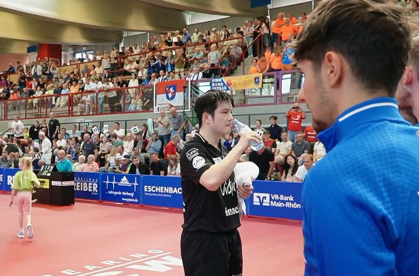 樊振东3-1贝塔斯迈尔迎第二胜！三四局领先险被逆转，还是保守！