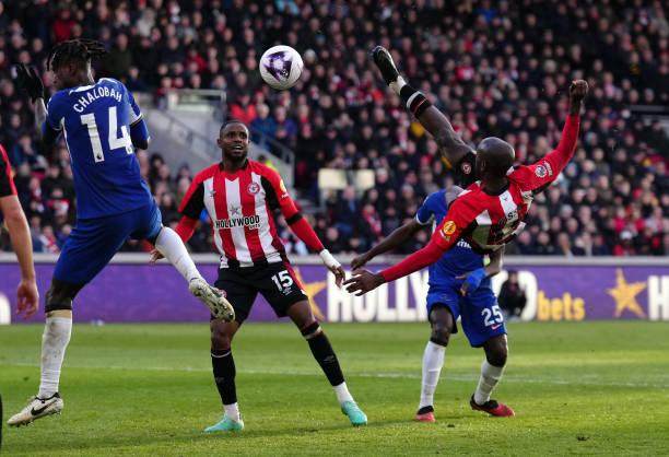 1709428167402059225.jpg 切尔西绝平仍原地踏步,波切蒂诺生日被球迷喊滚蛋