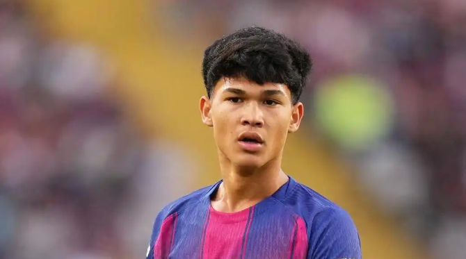 开云登录入口-18岁天才解约离队！巴萨遇沉重打击，弗里克公开惋惜，大巴黎捡漏|巴塞罗那|德罗|拉玛西亚|梅西|曼城_新浪体育_新浪新闻