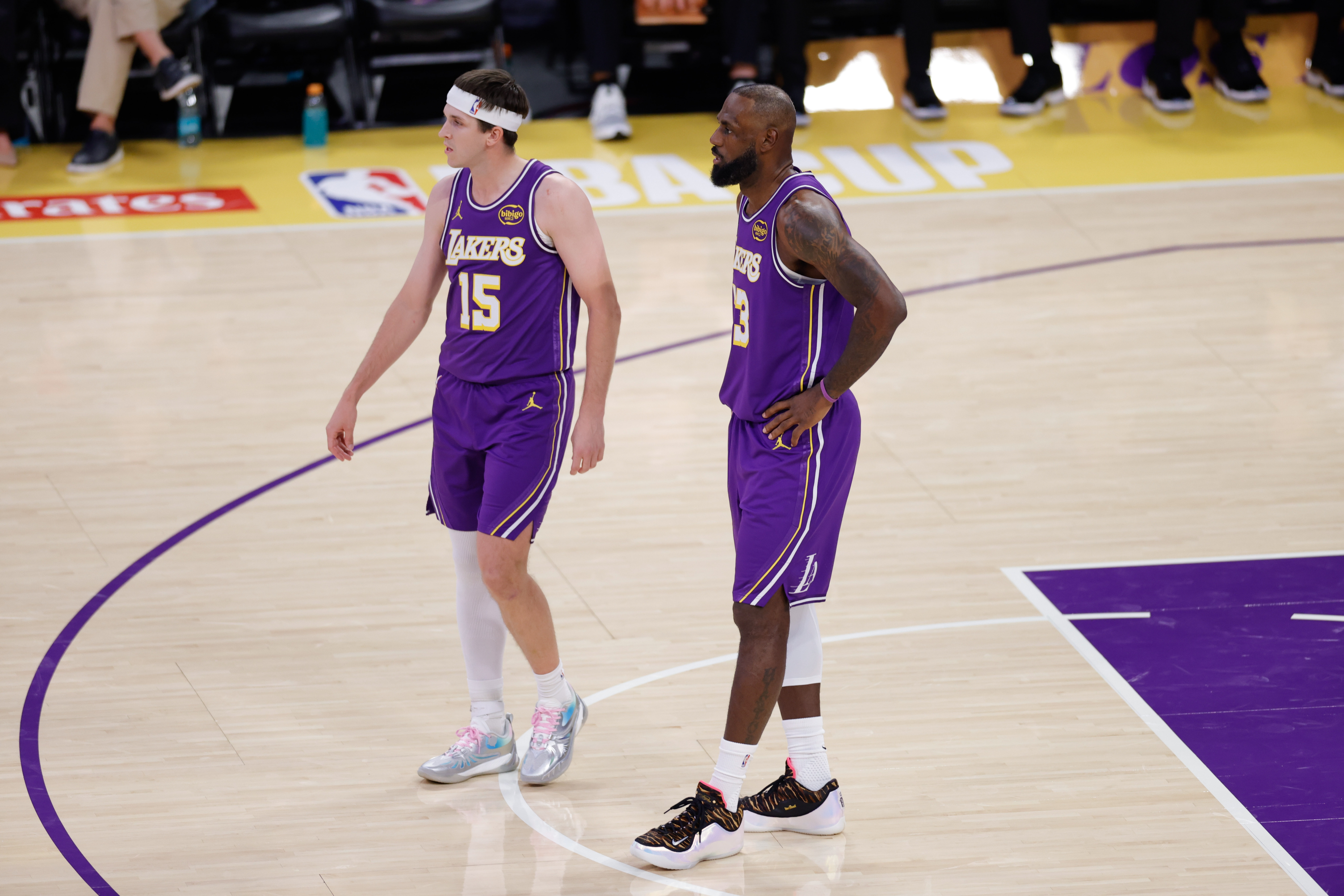 开云网页版-MVP响彻主场!里夫斯35分一己之力退强敌 场均26+5+5续约值多少?