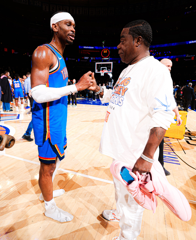 足球直播平台-复出就夺回联盟第一！SGA延续四纪录被赞多面手 布朗：造犯规一绝|亚历山大|雷霆|谢伊·吉尔杰斯-亚历山大|俄克拉荷马雷霆队|纽约尼克斯队_新浪体育_新浪新闻