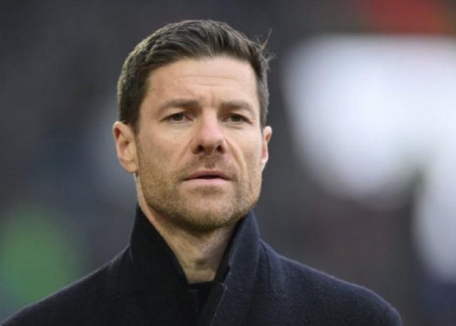 记者：阿隆索3年合同总薪资为1400万欧，皇马将支付首年薪水