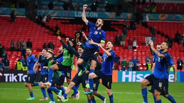 1624745232652004058.jpg 篮球直播平台-默特萨克:意大利临场调整得当 VAR给奥地利留遗憾