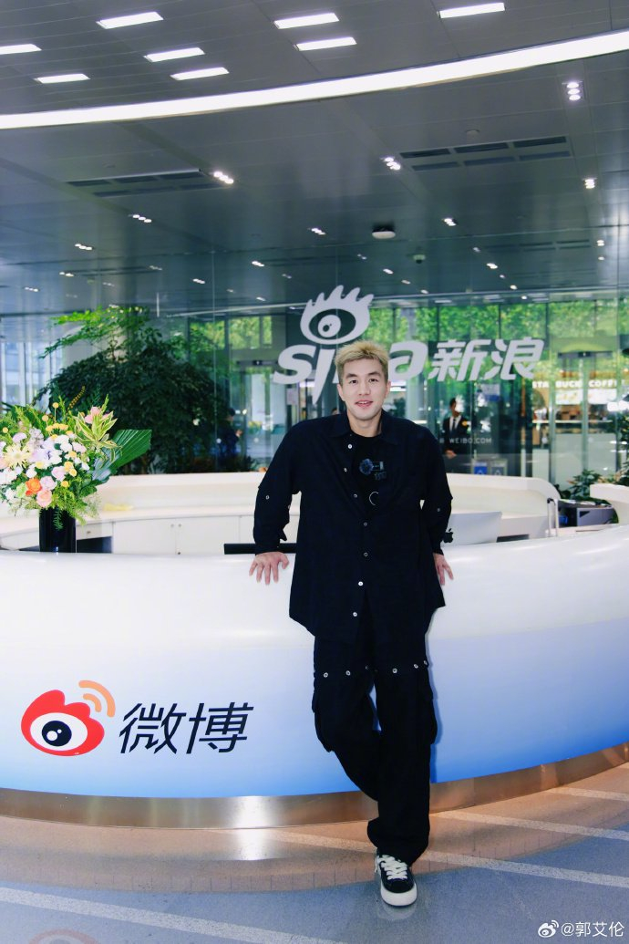 kaiyun登录入口-球迷为郭艾伦手术送祝福，定制明信片传递温暖|微博|伤病|心意|赛场|力量_新浪体育_新浪新闻